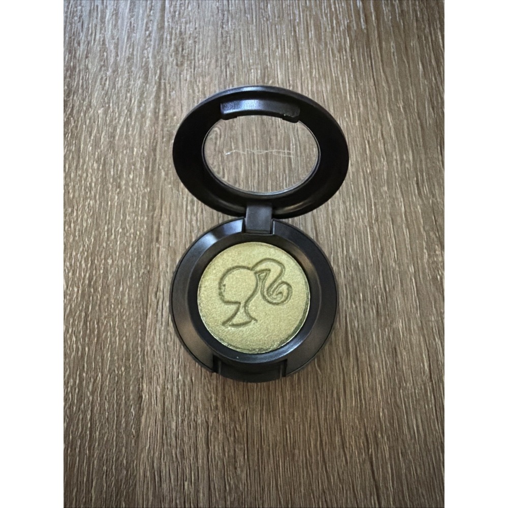 MAC Barbie SPRINGTIME SKIPPER Veluxe Pearl Eye Shadow (0.04 oz./Full Size)